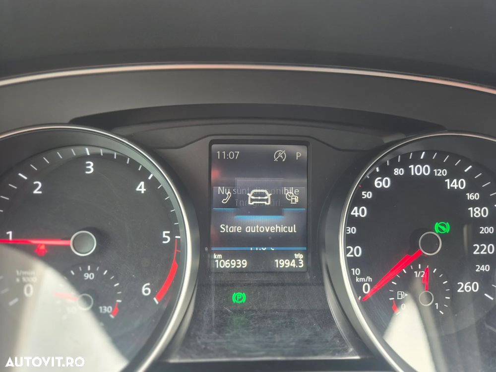 Volkswagen Passat 2.0 TDI DSG Comfortline - 28