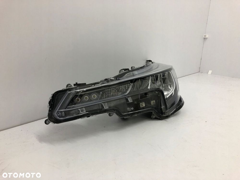 TOYOTA COROLLA E21 19- HB KOMBI LAMPA PRZEDNIA LEWA FULL LED 81150-02S60 - 2