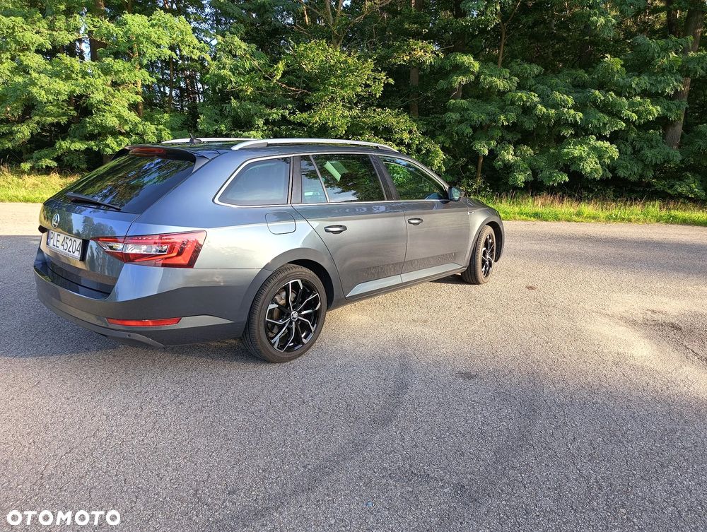 Skoda Superb Combi 2.0 TDI 4x4 DSG Style - 7