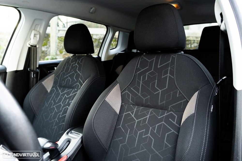 Peugeot 2008 1.6 BlueHDi Style - 11