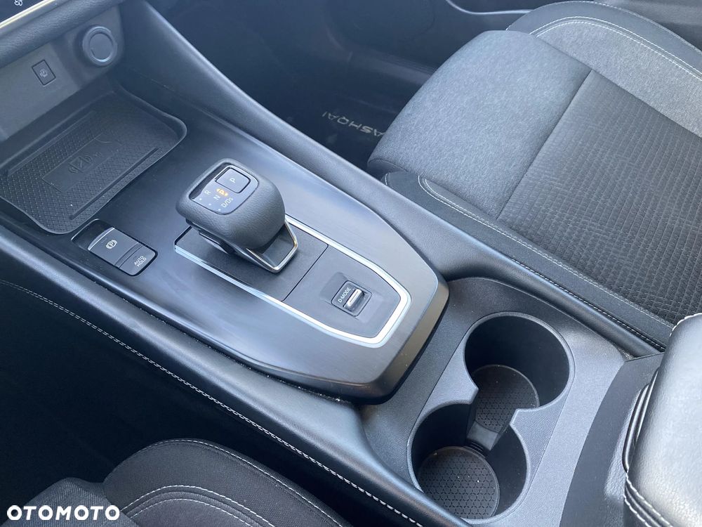 Nissan Qashqai 1.3 DIG-T N-Connecta DCT - 16