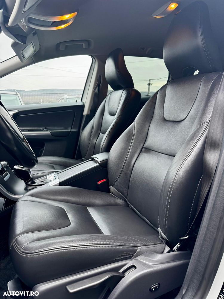 Volvo XC 60 D4 AWD Geartronic Summum - 15
