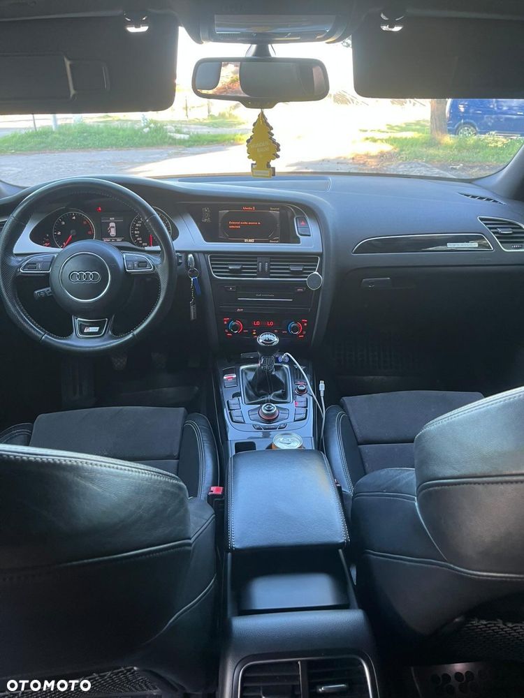 Audi A4 Avant - 4