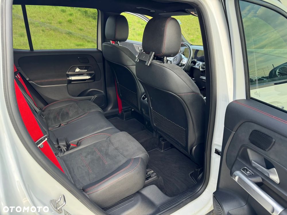 Mercedes-Benz GLB - 10