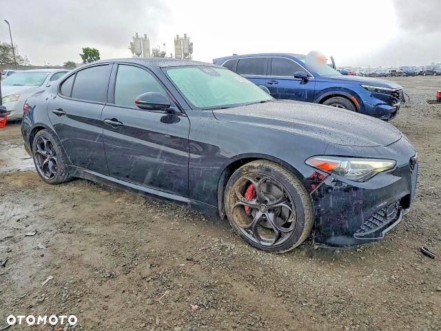 Alfa Romeo Giulia - 7