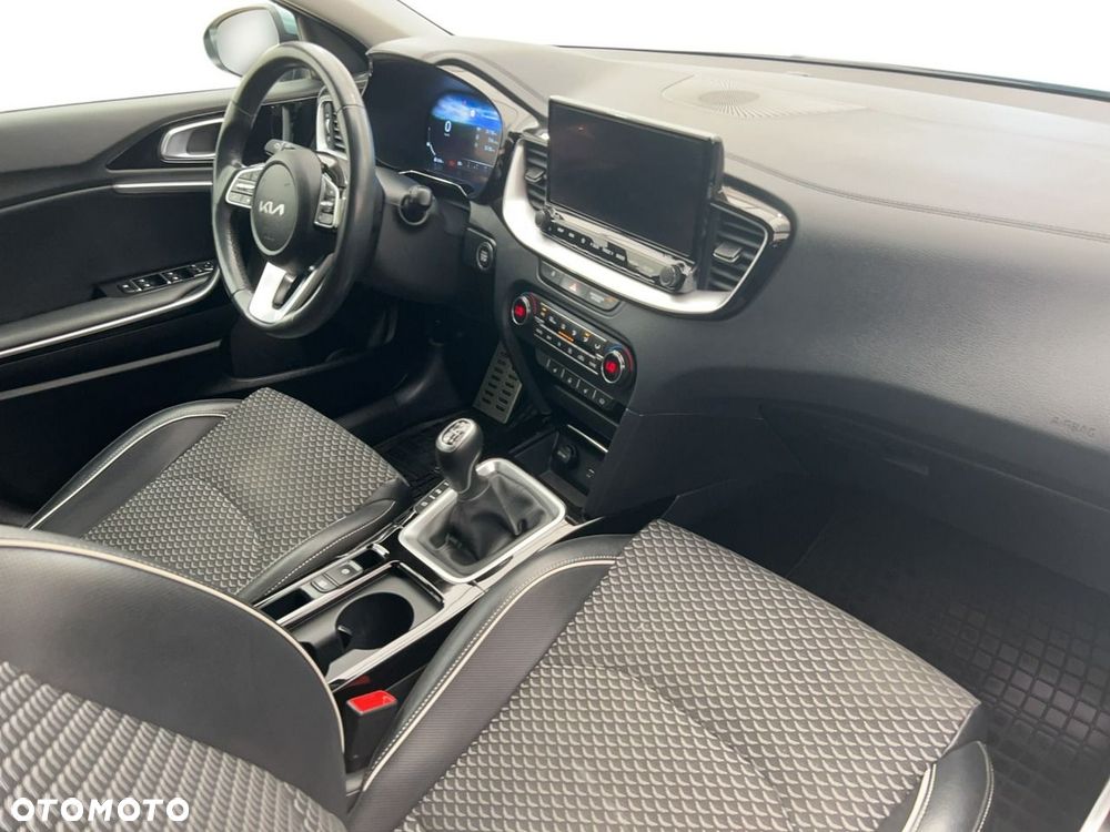 Kia Ceed - 14