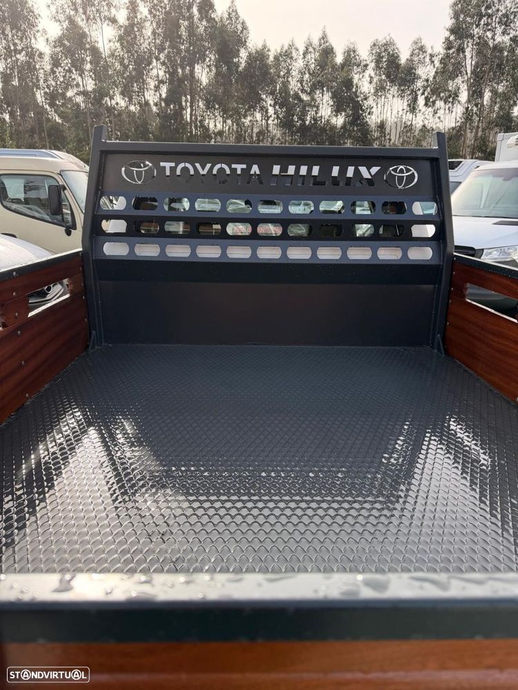 Toyota Hilux 4x4 - 9
