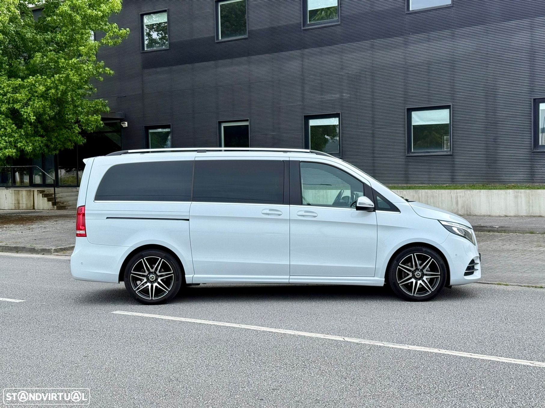 Mercedes-Benz V 220 d Longo Avantgarde - 8
