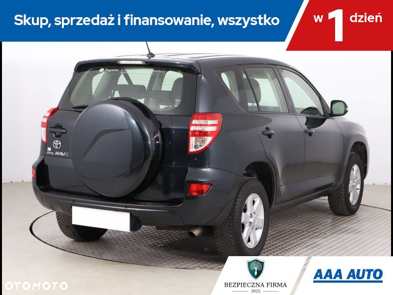 Toyota RAV4 - 6