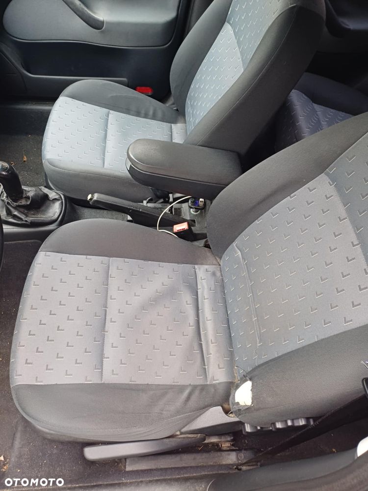 Skoda Octavia 1.6 Ambiente - 6