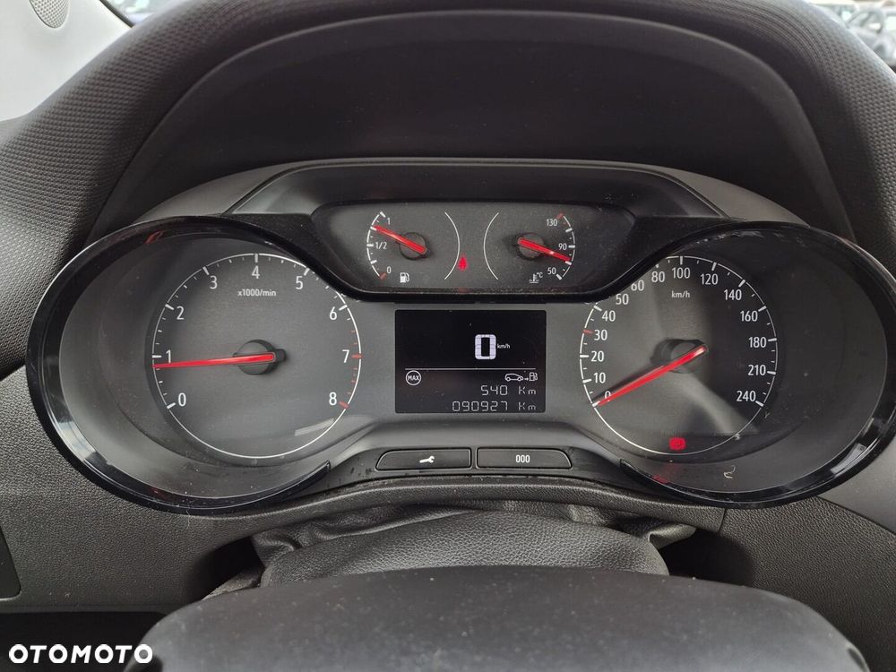 Opel Crossland X - 16