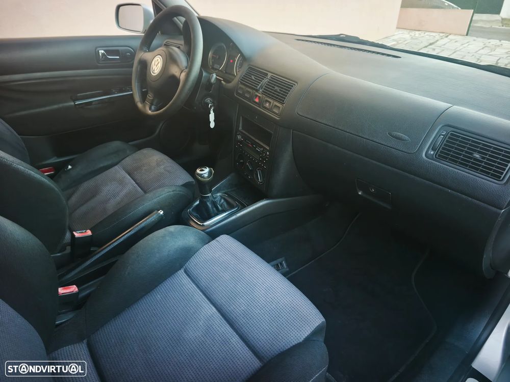 VW Golf 1.9 TDi 25 Anos - 20