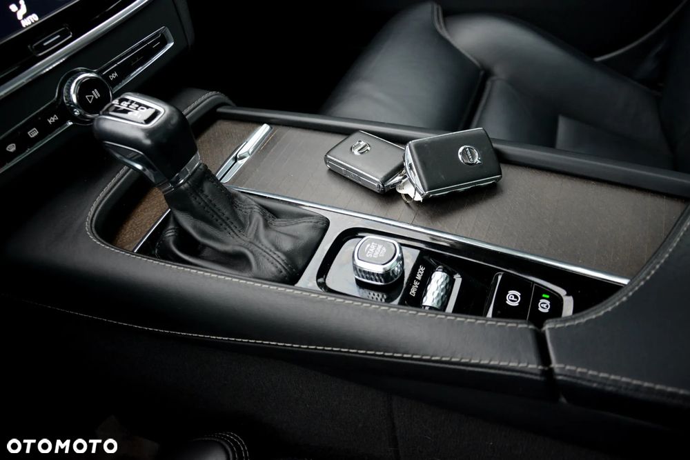 Volvo V90 Cross Country - 34