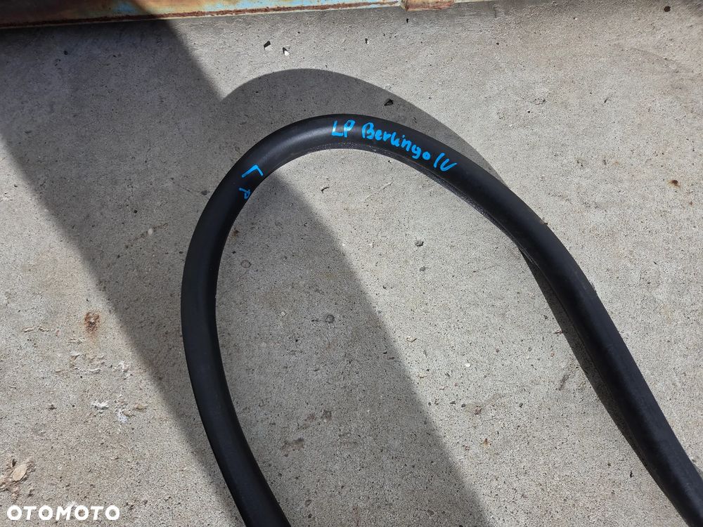 Uszczelka drzwi lewych przednich Citroen Berlingo IV - 2