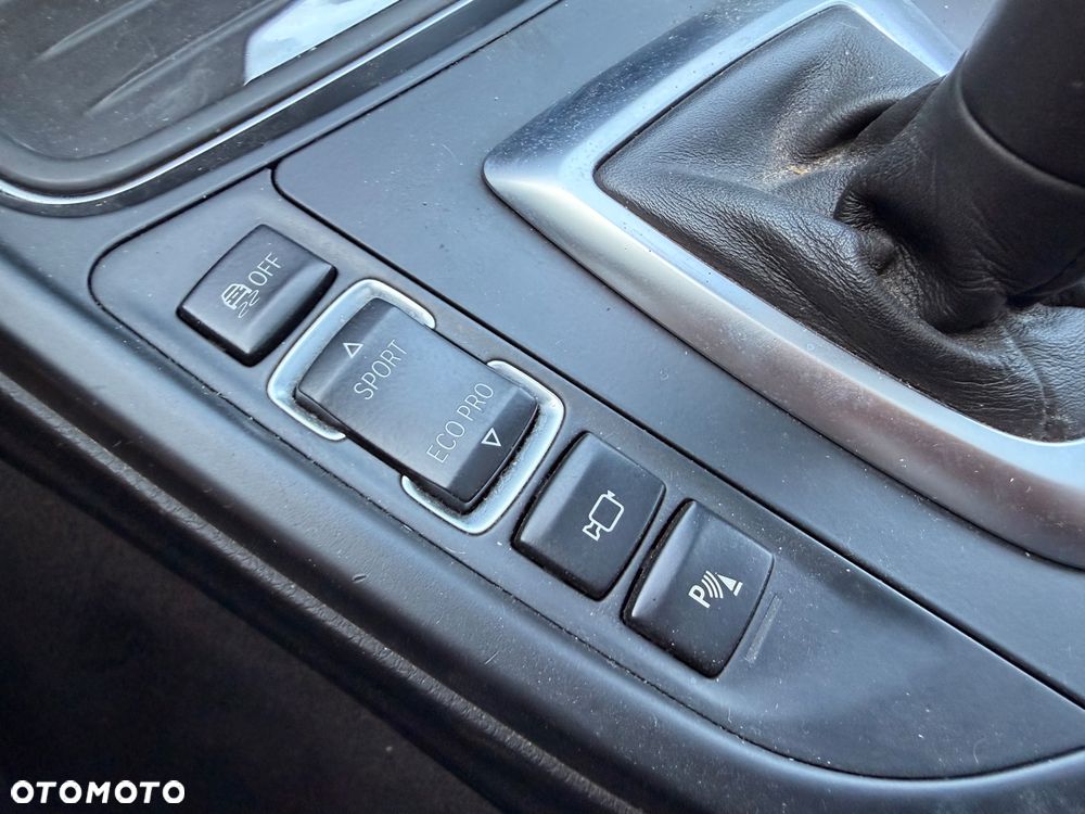 BMW Seria 3 320d xDrive - 24