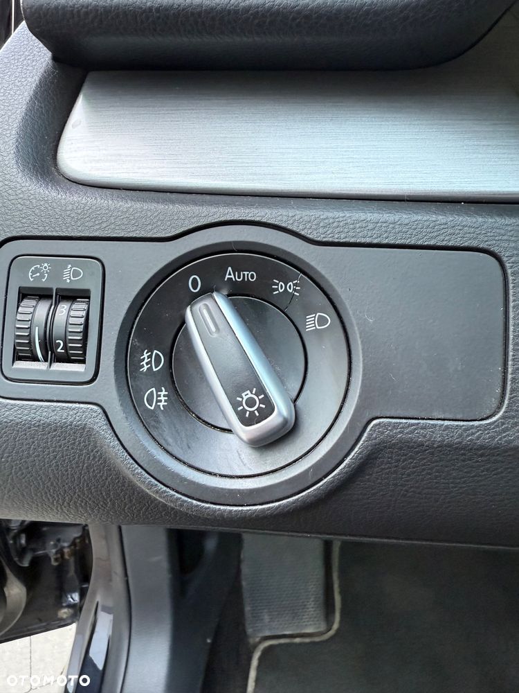 Volkswagen Passat 2.0 TDI Highline - 31