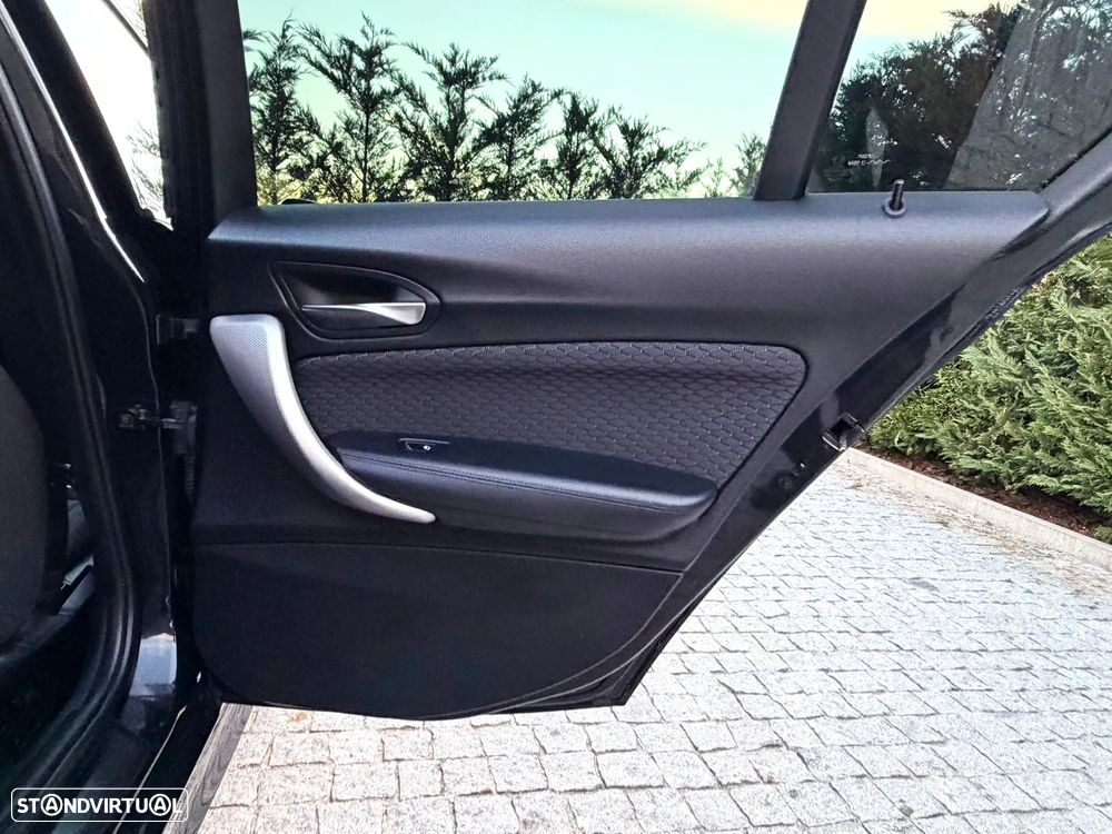 BMW 118 d Pack M - 25