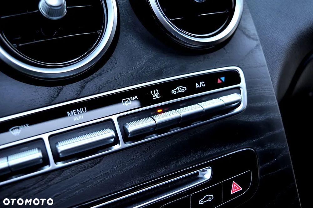 Mercedes-Benz GLC 350 e 4Matic 7G-TRONIC Exclusive - 34