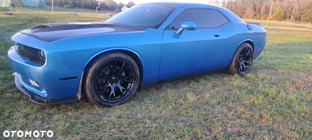 Dodge Challenger - 11