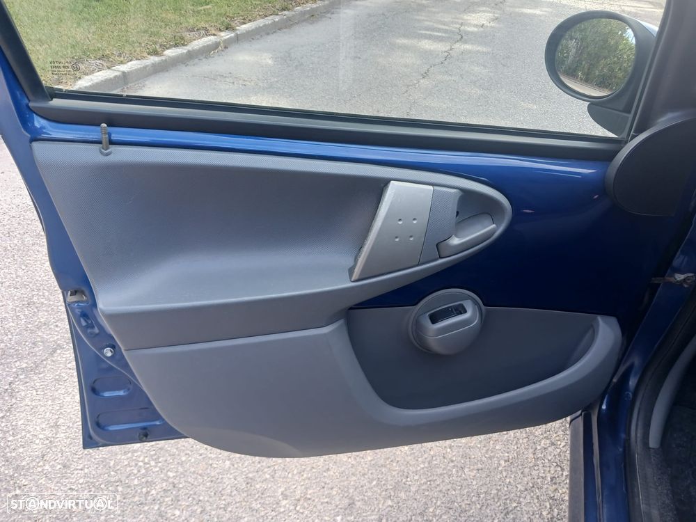 Peugeot 107 1.0 Trendy - 23