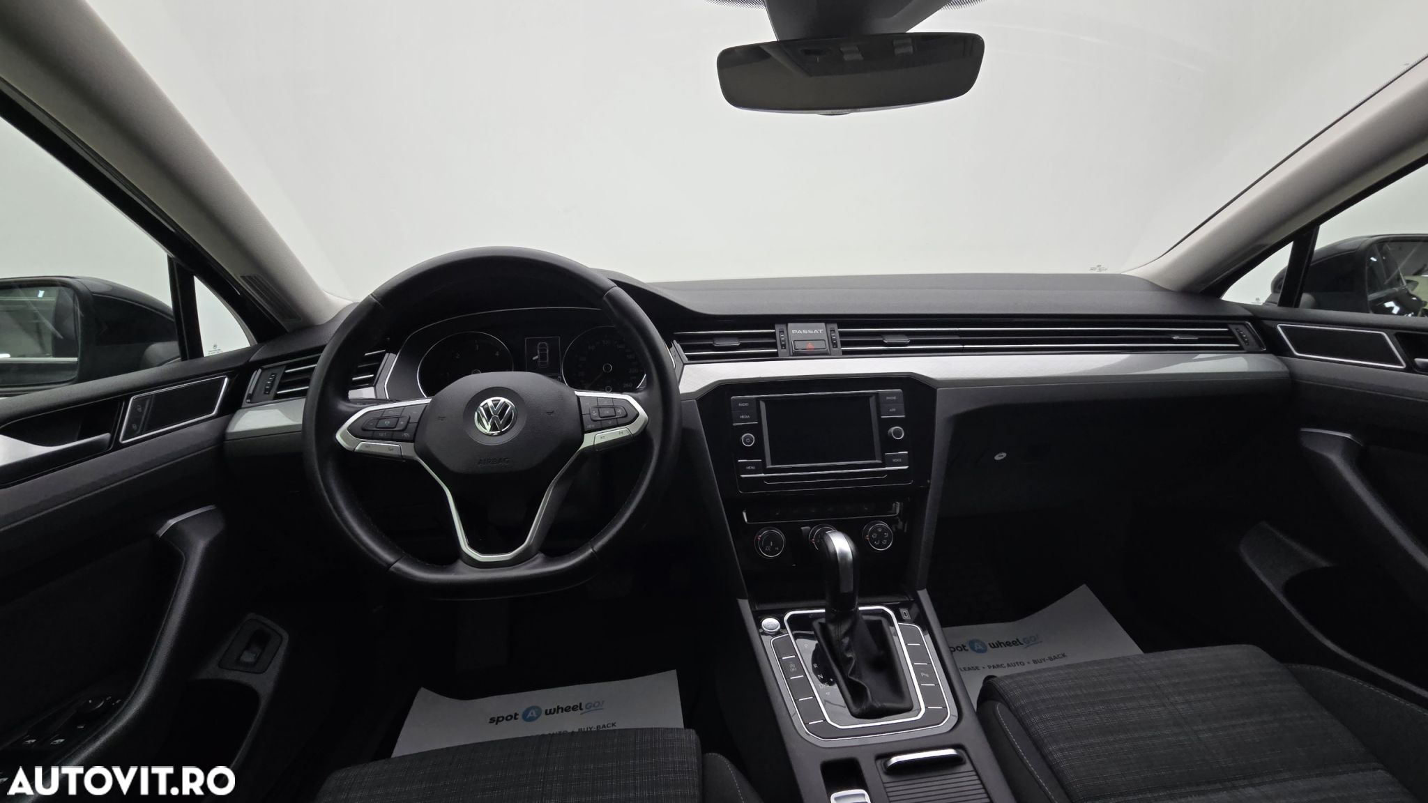 Volkswagen Passat 2.0 TDI DSG Comfortline - 14