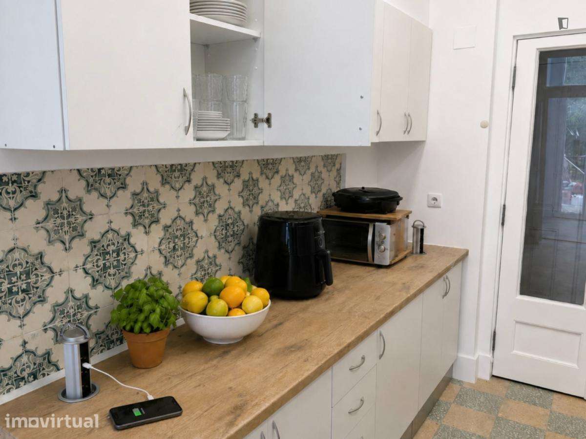 Quarto - localizado em Intendente Lisbon - Grande imagem: 3/13