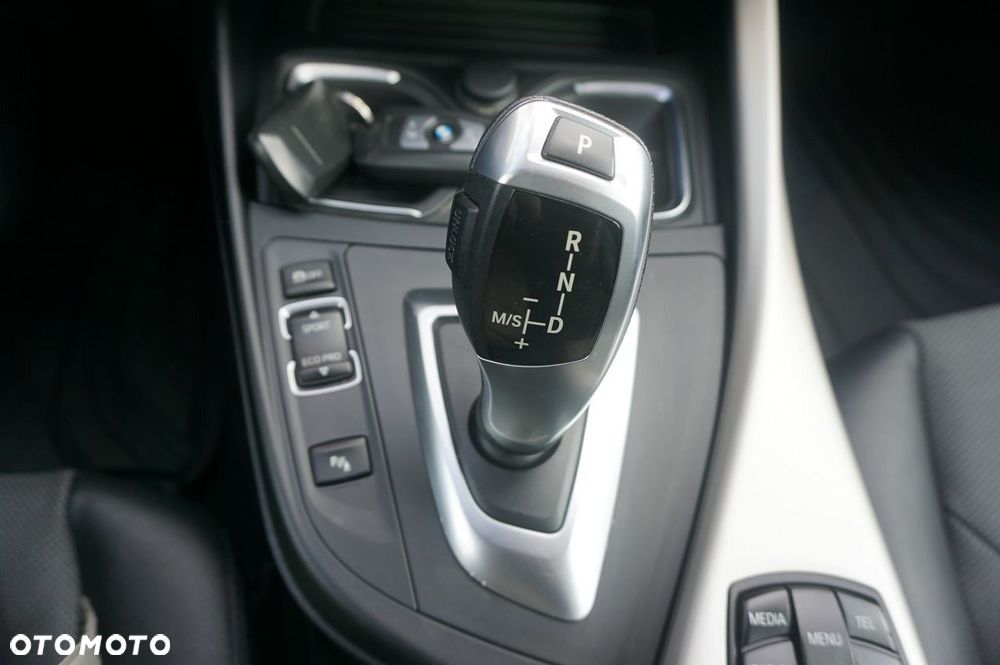 BMW Seria 2 218i Sport Line - 7