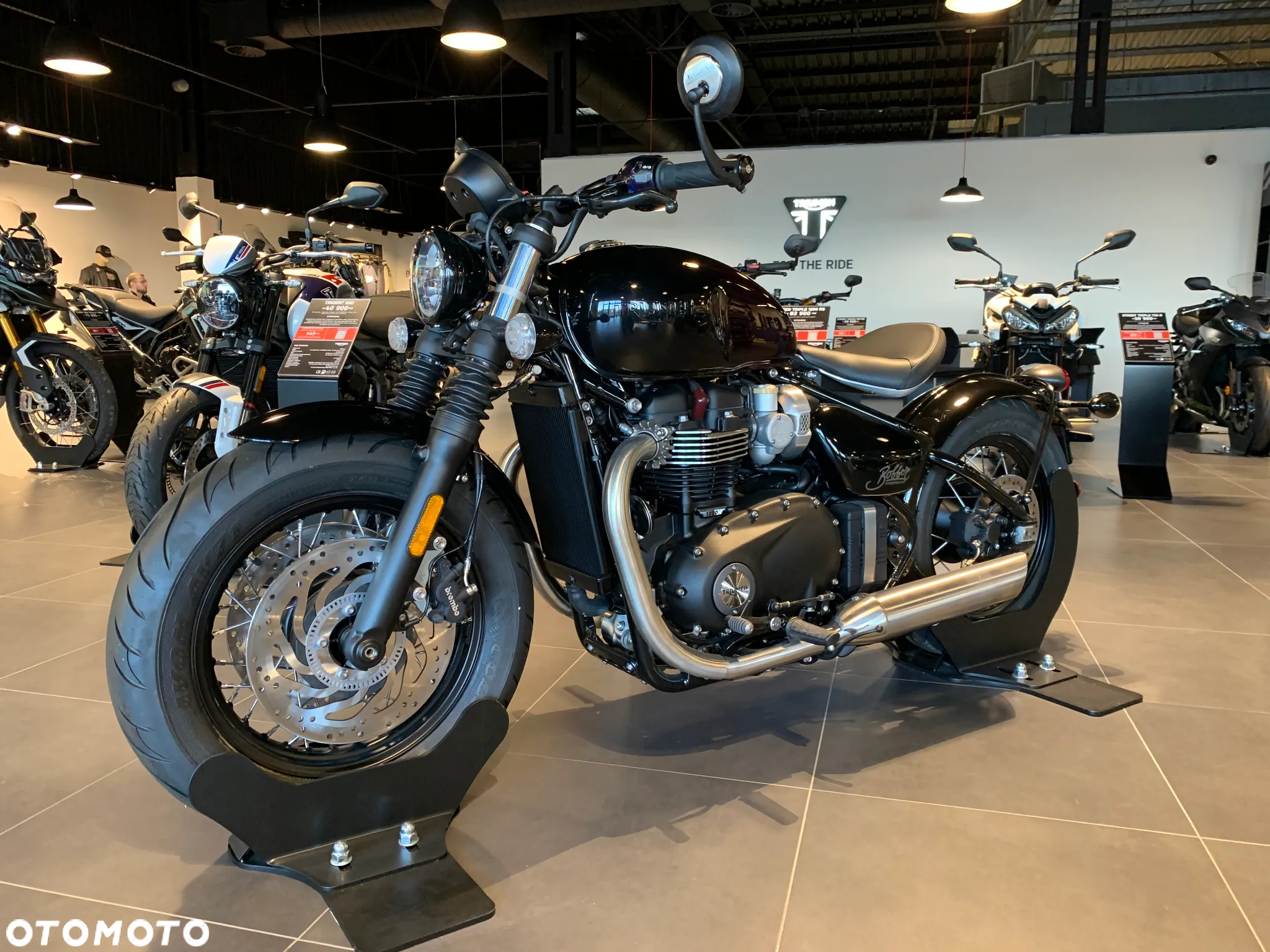 Triumph Bonneville Bobber - 2