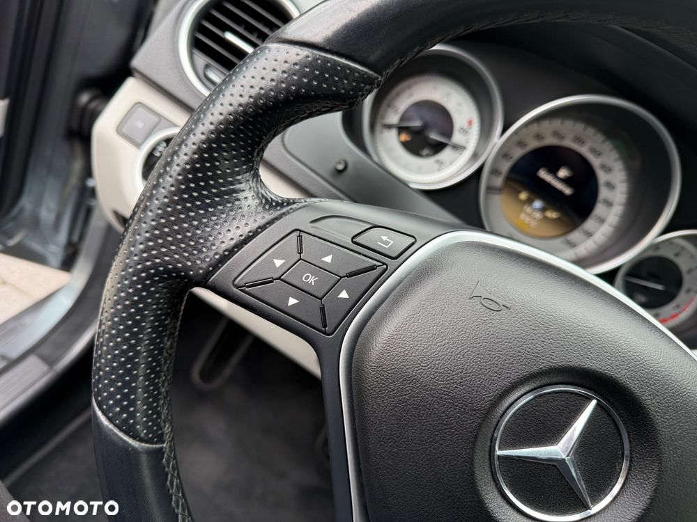 Mercedes-Benz Klasa C 180 CGI BlueEff Avantgarde - 31