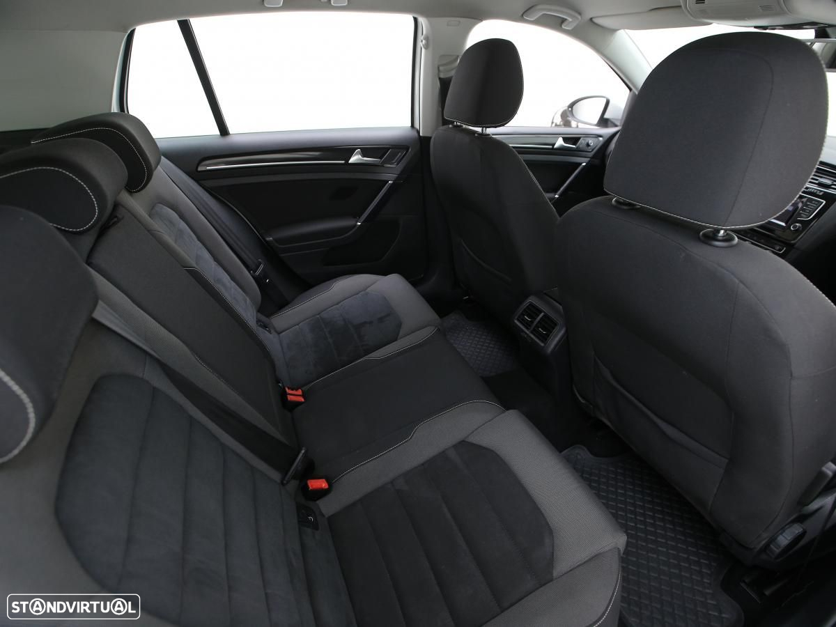 VW Golf - 10