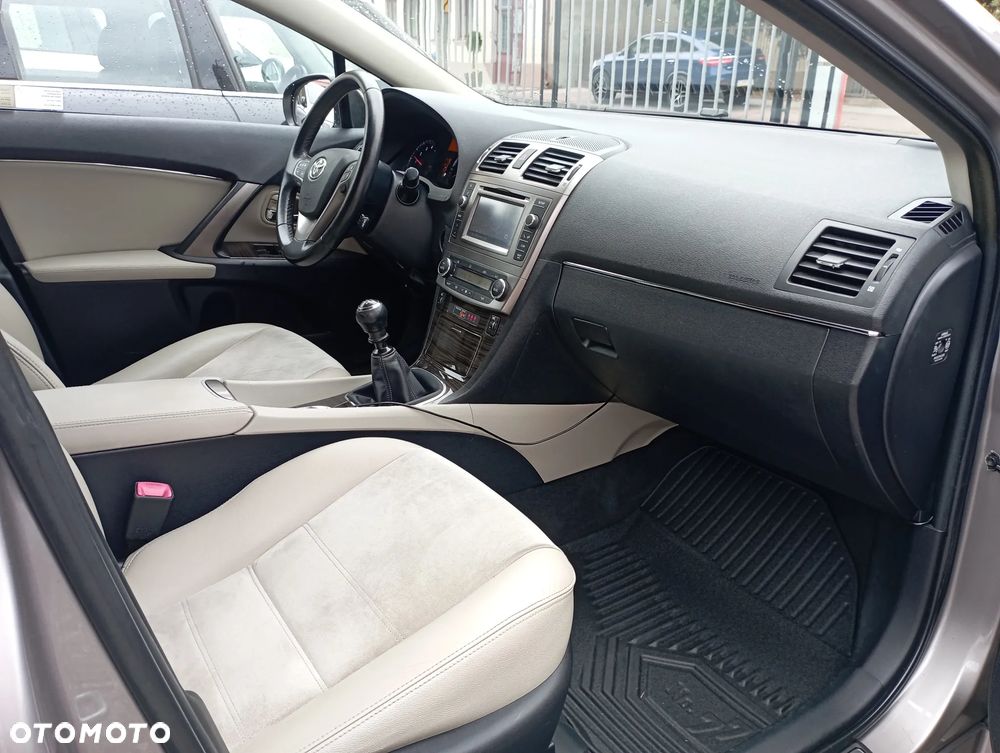 Toyota Avensis 1.8 Premium - 9