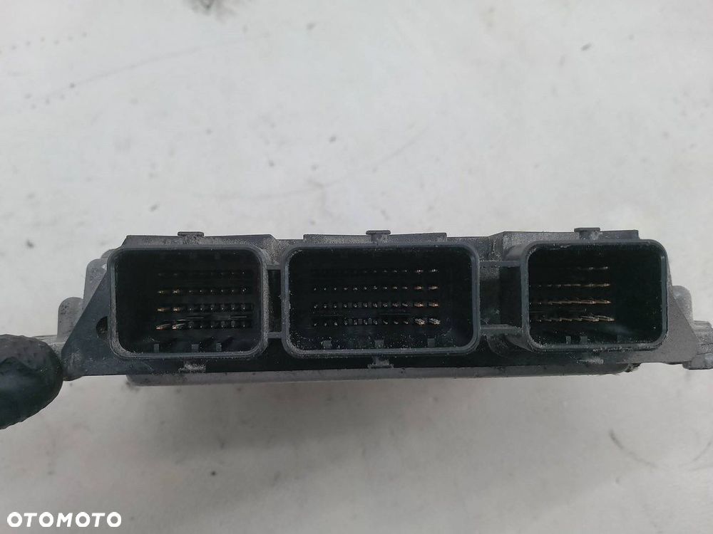 KOMPUTER, STEROWNIK FORD FIESTA MK7 9V21-12A650-CB 0281016211  BOSCH 1.6 - 4