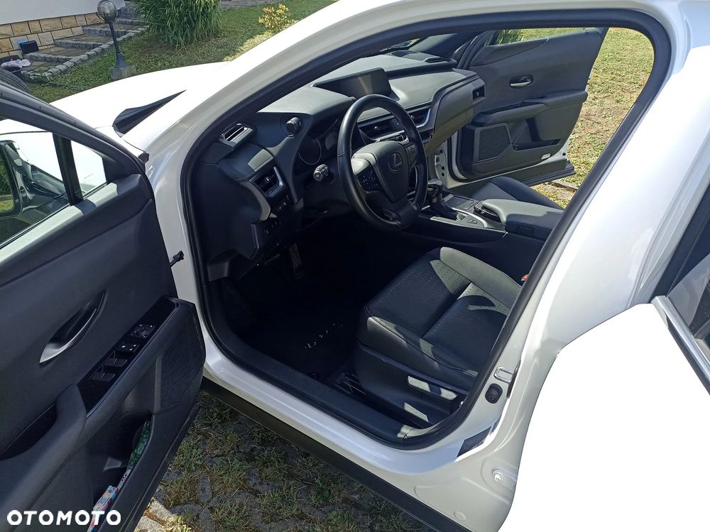 Lexus UX - 7