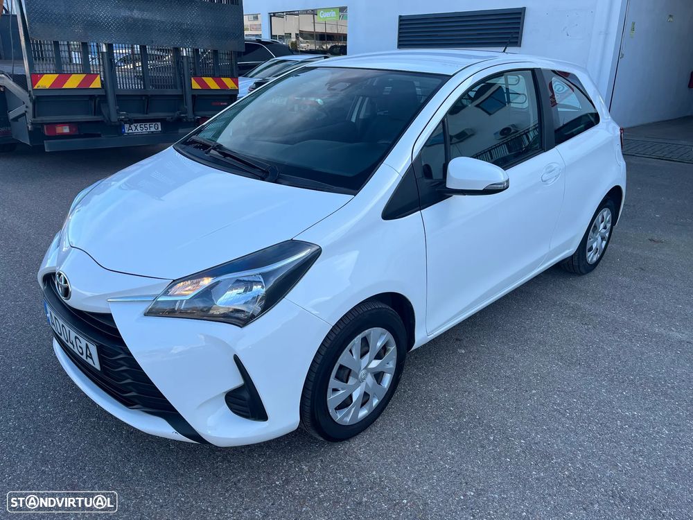 Toyota Yaris Ecobizz IVA Dedutível - 1