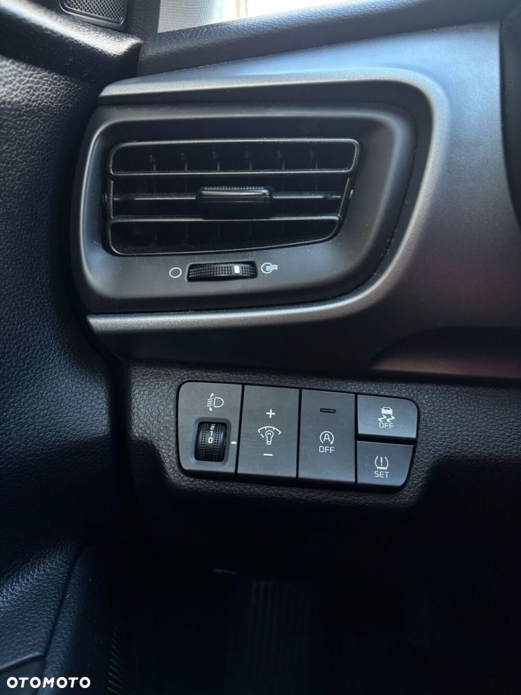 Kia Stonic 1.2 L Business Line - 17