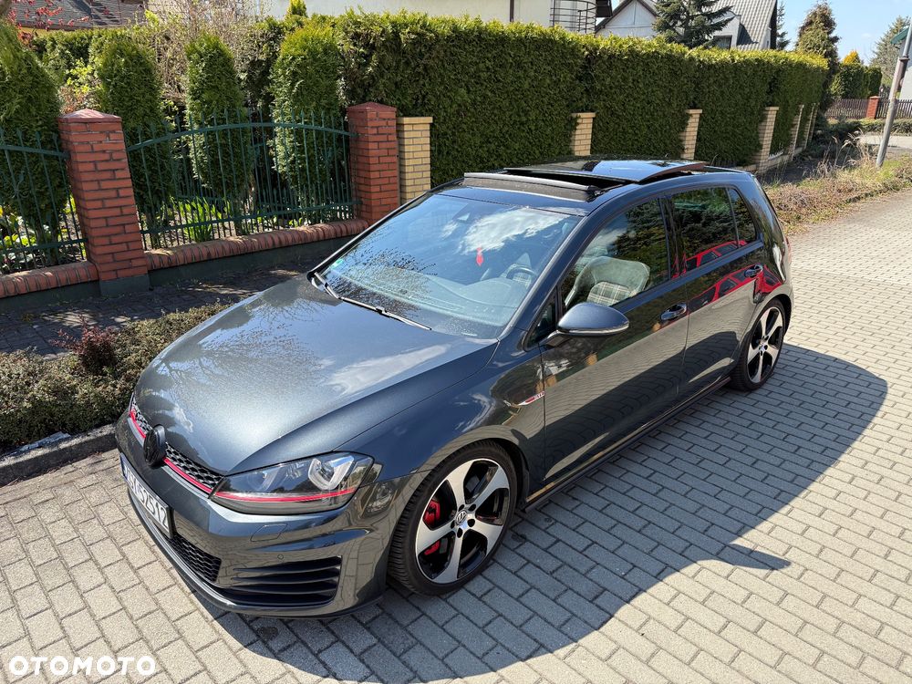 Volkswagen Golf - 26