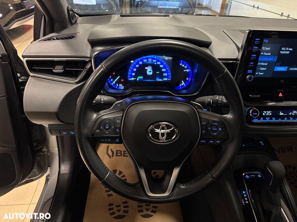 Toyota Corolla 2.0 HSD Exclusive Plus GR Sport Bi-Tone - 28