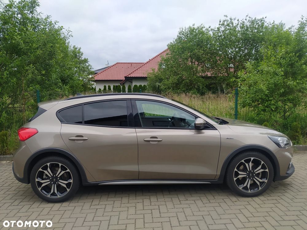 Ford Focus 1.0 EcoBoost Active - 11