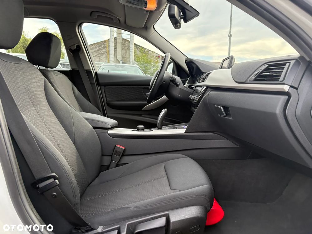BMW Seria 3 320d Eff.Dynamics Advantage - 26