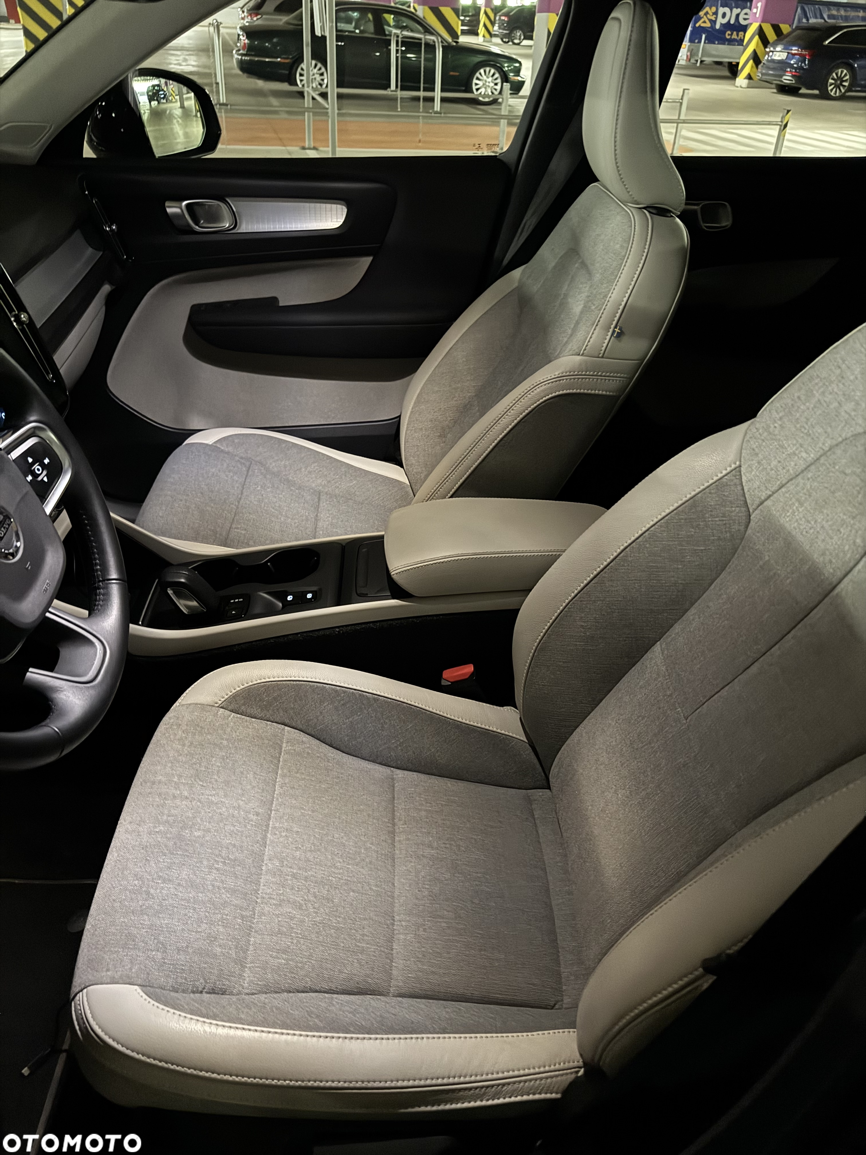 Volvo XC 40 T3 Momentum Pro - 9