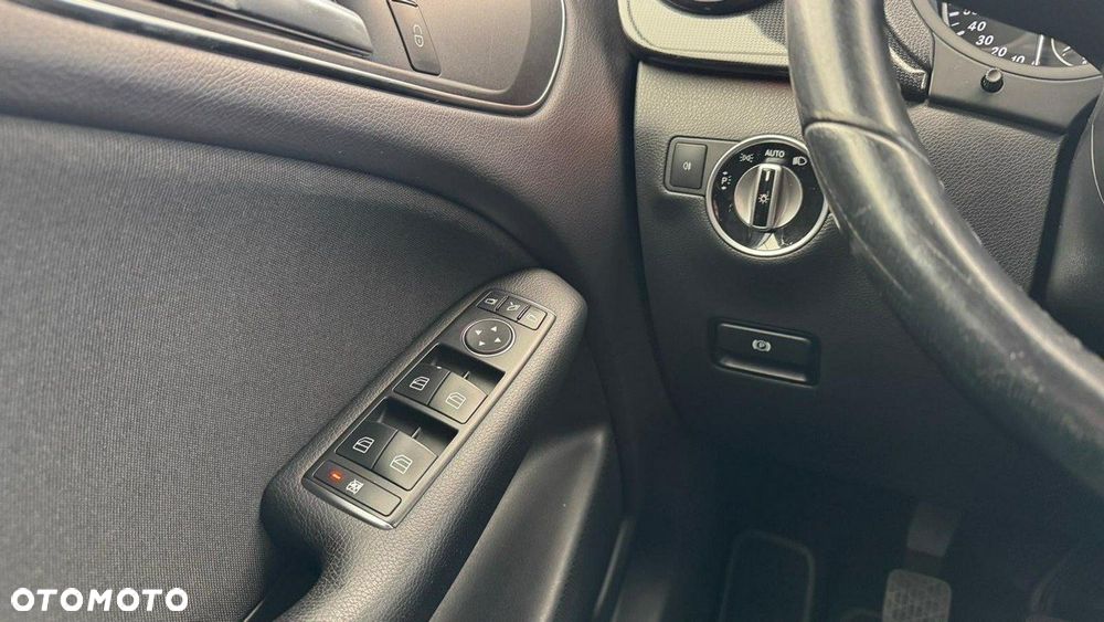 Mercedes-Benz Klasa B 180 BlueEFFICIENCY Edition 1 - 40