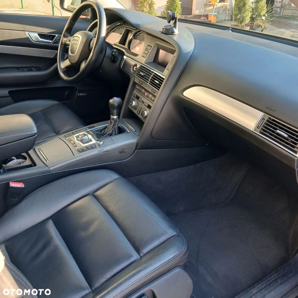 Audi A6 Limousine 2.4 - 8