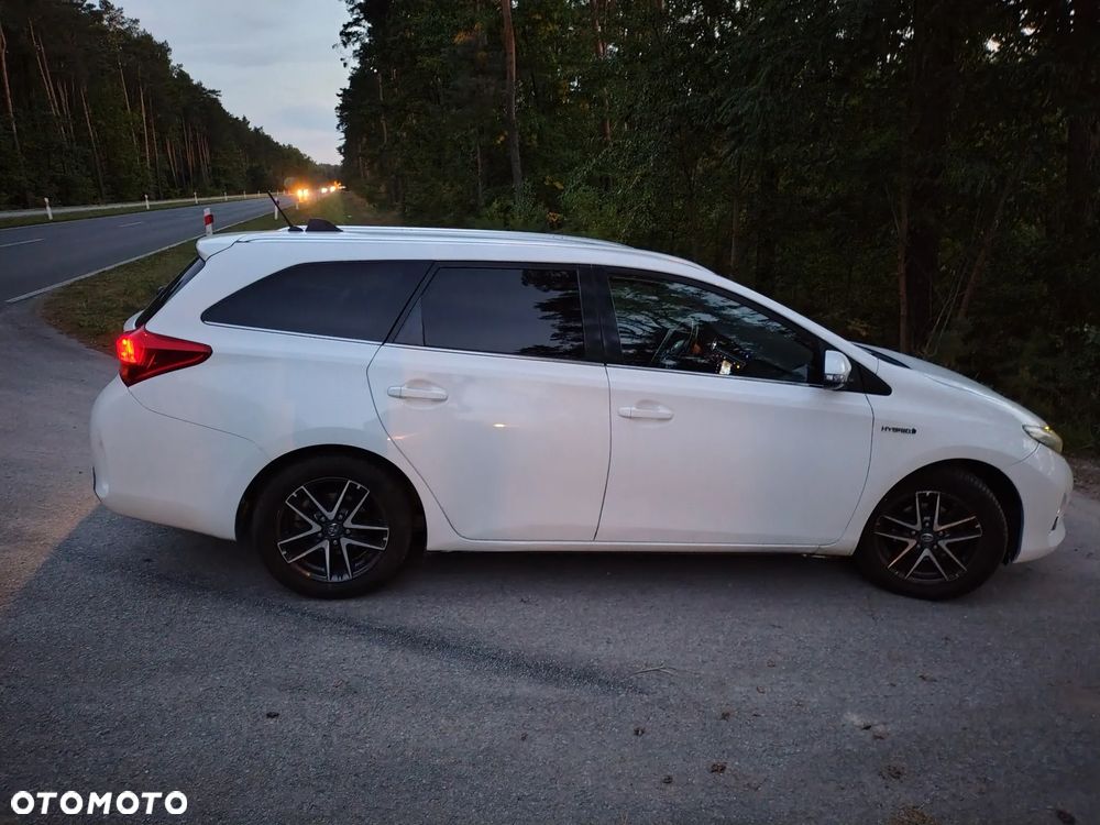 Toyota Auris 1.8 HSD Luna - 10