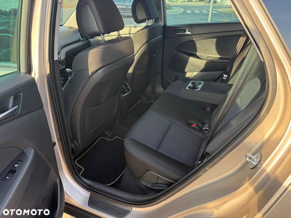 Hyundai Tucson 1.7 CRDI BlueDrive TourdePologne 2WD - 14