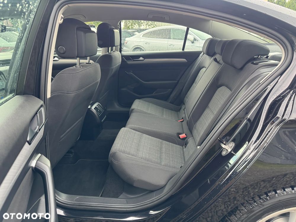 Volkswagen Passat 2.0 TSI Business DSG - 19