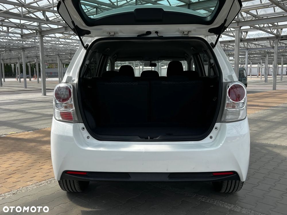 Toyota Verso 2.2 D-CAT Premium 7os - 10