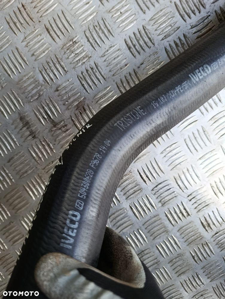 504300628 Iveco Daily 3.0 E4 przewód intercoolera 06-11 - 4