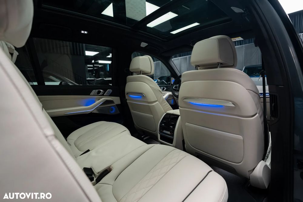 BMW X7 M60i xDrive AT MHEV - 24