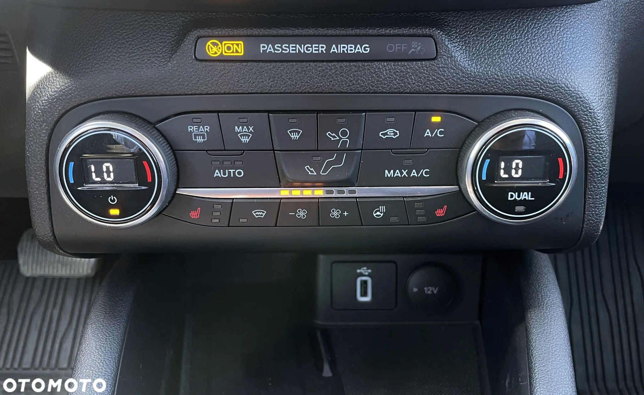 Ford Focus 1.5 EcoBoost Titanium Business - 11