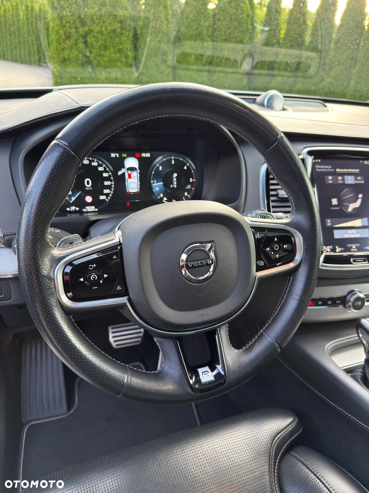 Volvo XC 90 D5 AWD Geartronic RDesign - 16